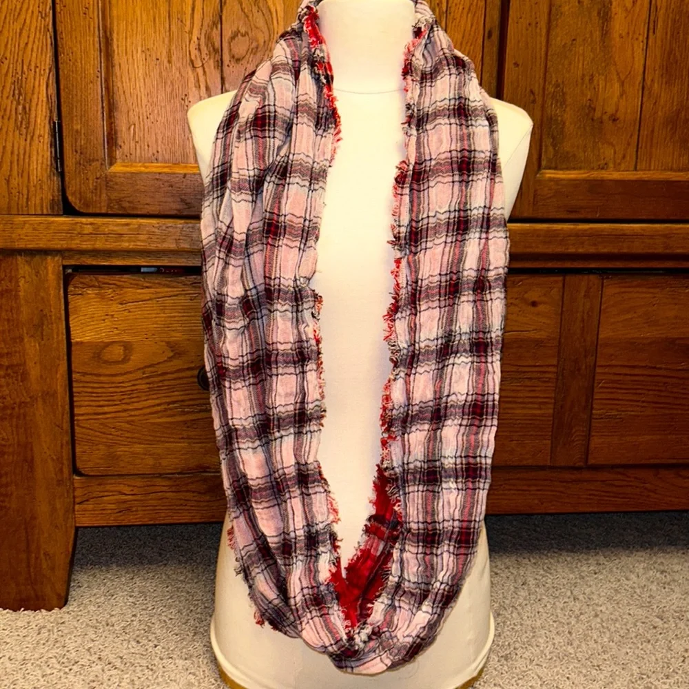NWT⭐️PLAID INFINITY🧣REVERSIBLE SCARF💙by OLD NAVY❄️One Size - Picture 3 of 10
